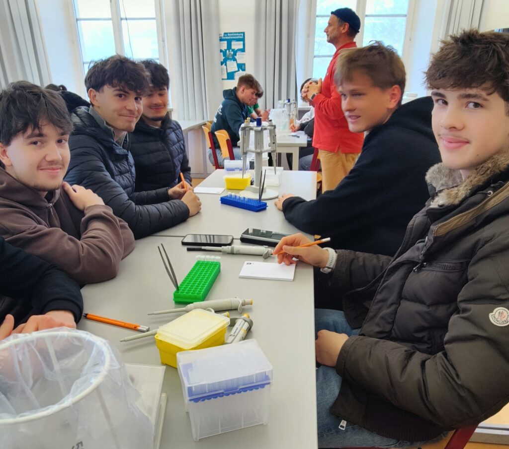 Wo Wissenschaft auf Neugier und Durchhaltevermögen trifft!